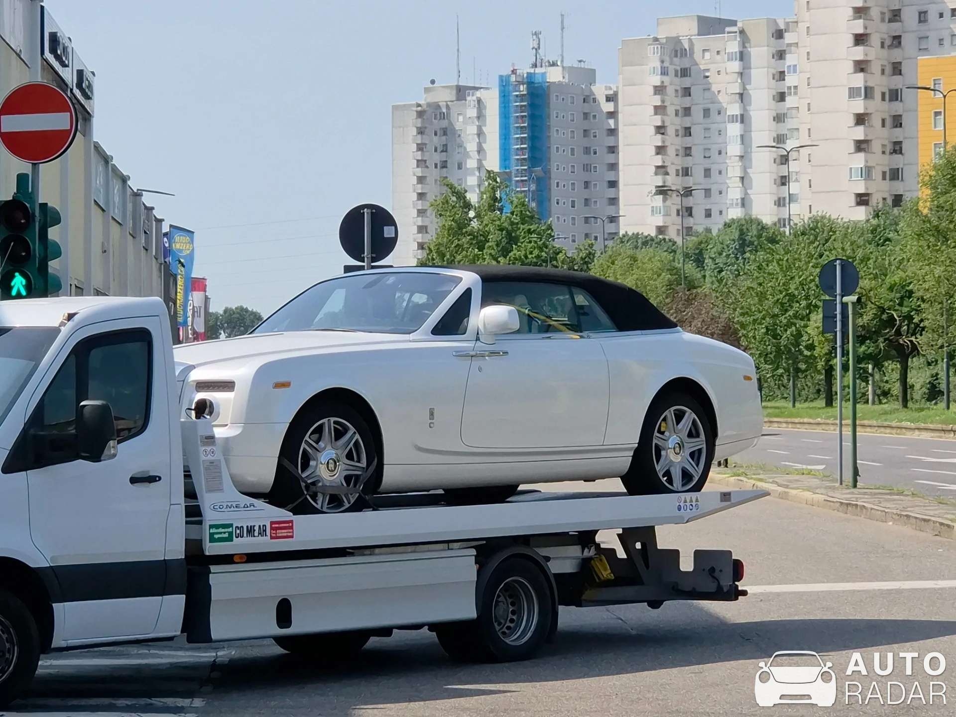 Rolls-Royce Phantom Drophead Coupé spotted in Milano