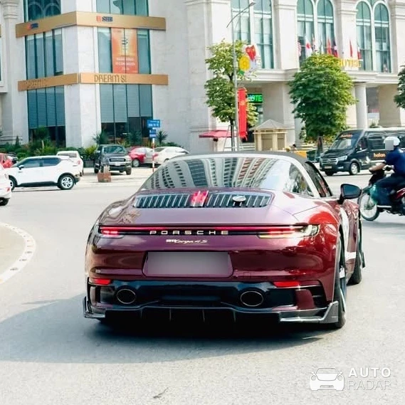 Porsche 992 Targa 4S Heritage Design Edition spotted in Phan Đình Phùng