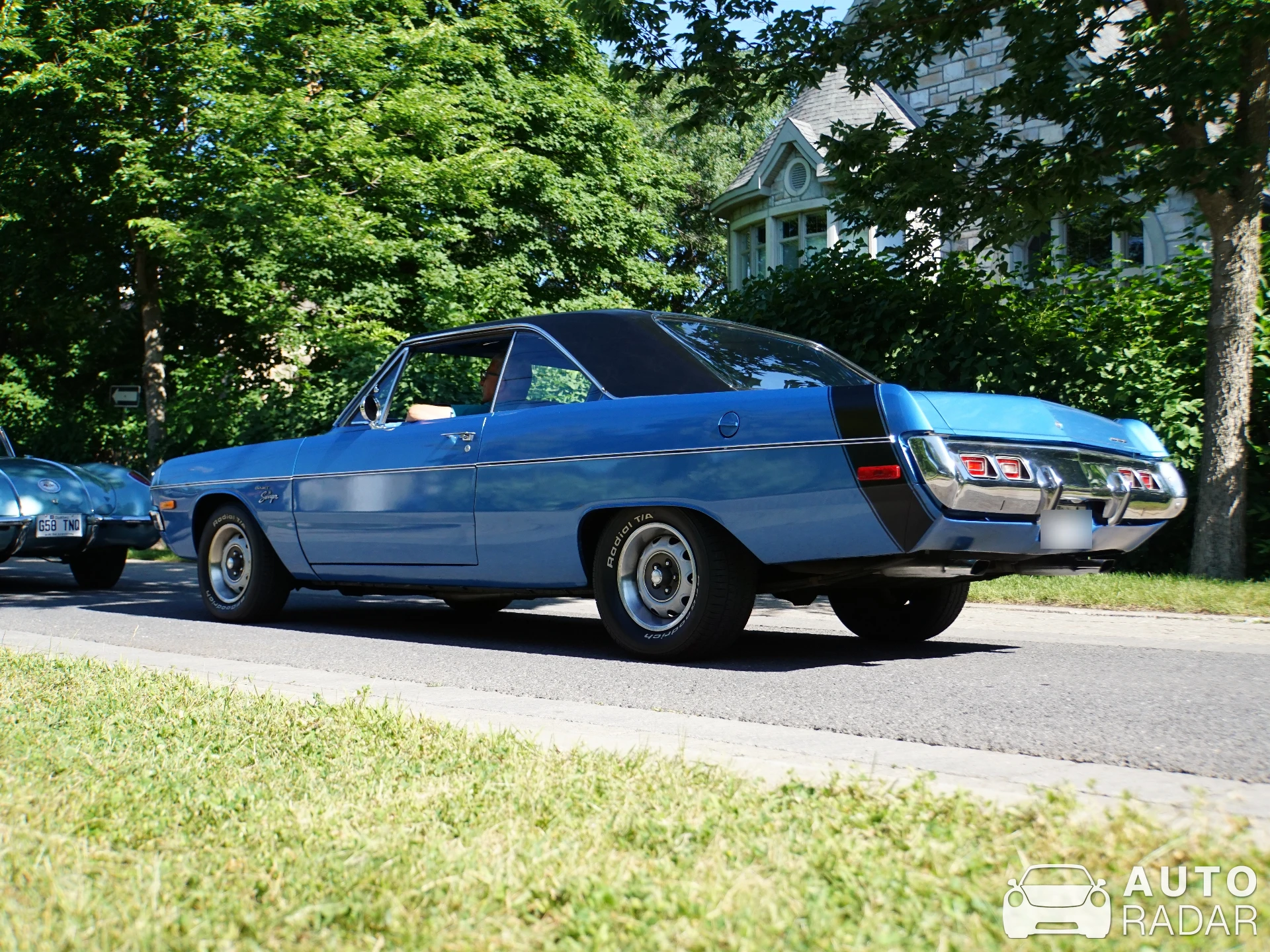 Dodge Dart Swinger spotted in Chambly