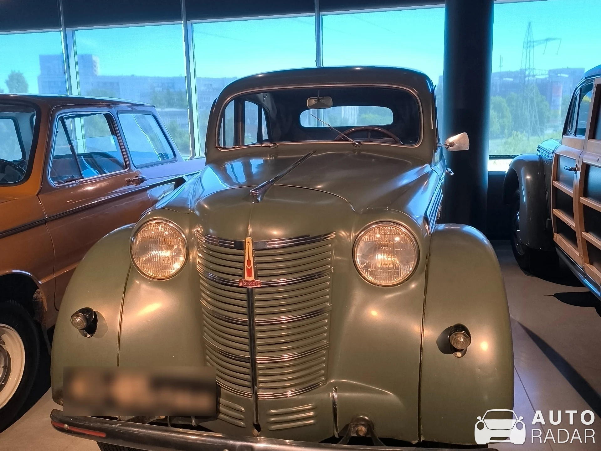Moskvitch 401 spotted in Riga