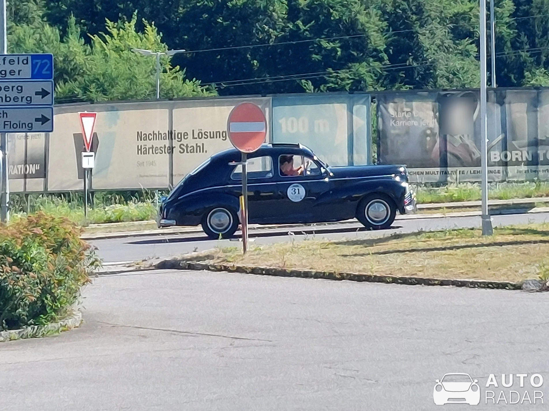 Peugeot 203 spotted in Anger