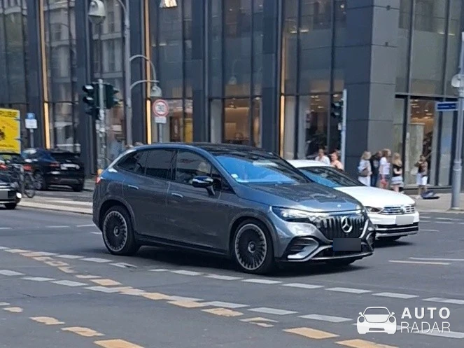 Mercedes-AMG E 53 Hybrid W214 spotted in Berlin