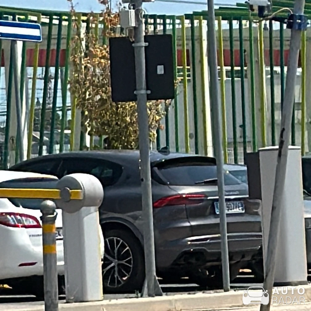 Maserati Levante spotted in Serravalle
