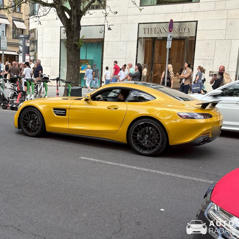 Mercedes-AMG GT S C190 spotted in Düsseldorf