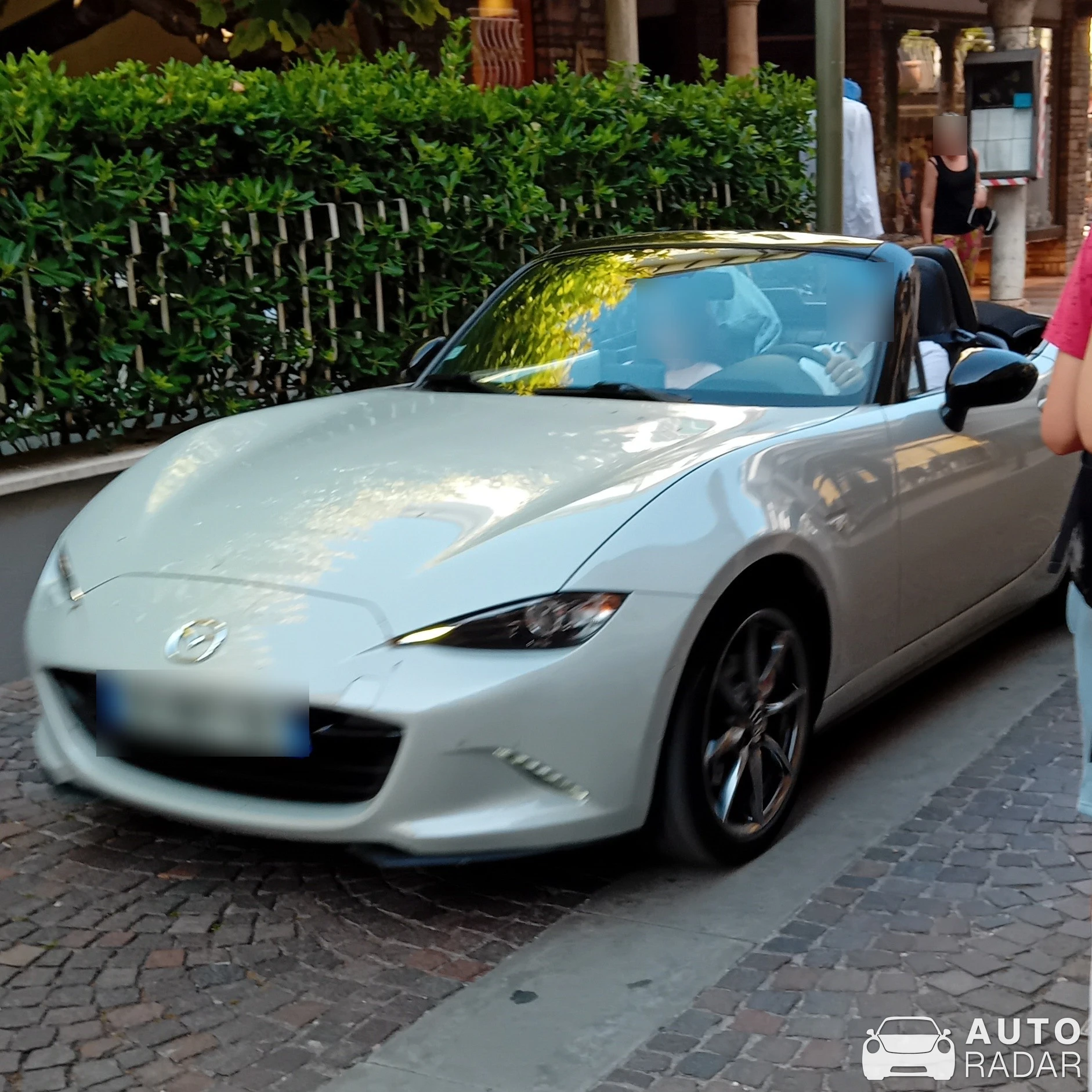 Mazda MX-5 ND spotted in Sirmione