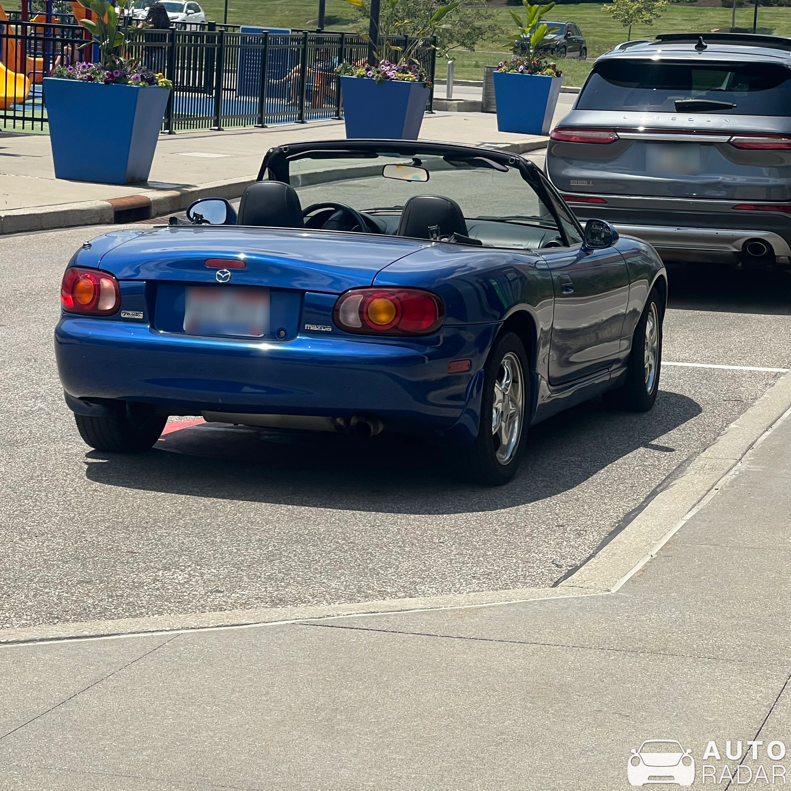 Mazda MX-5 NB spotted in Solon