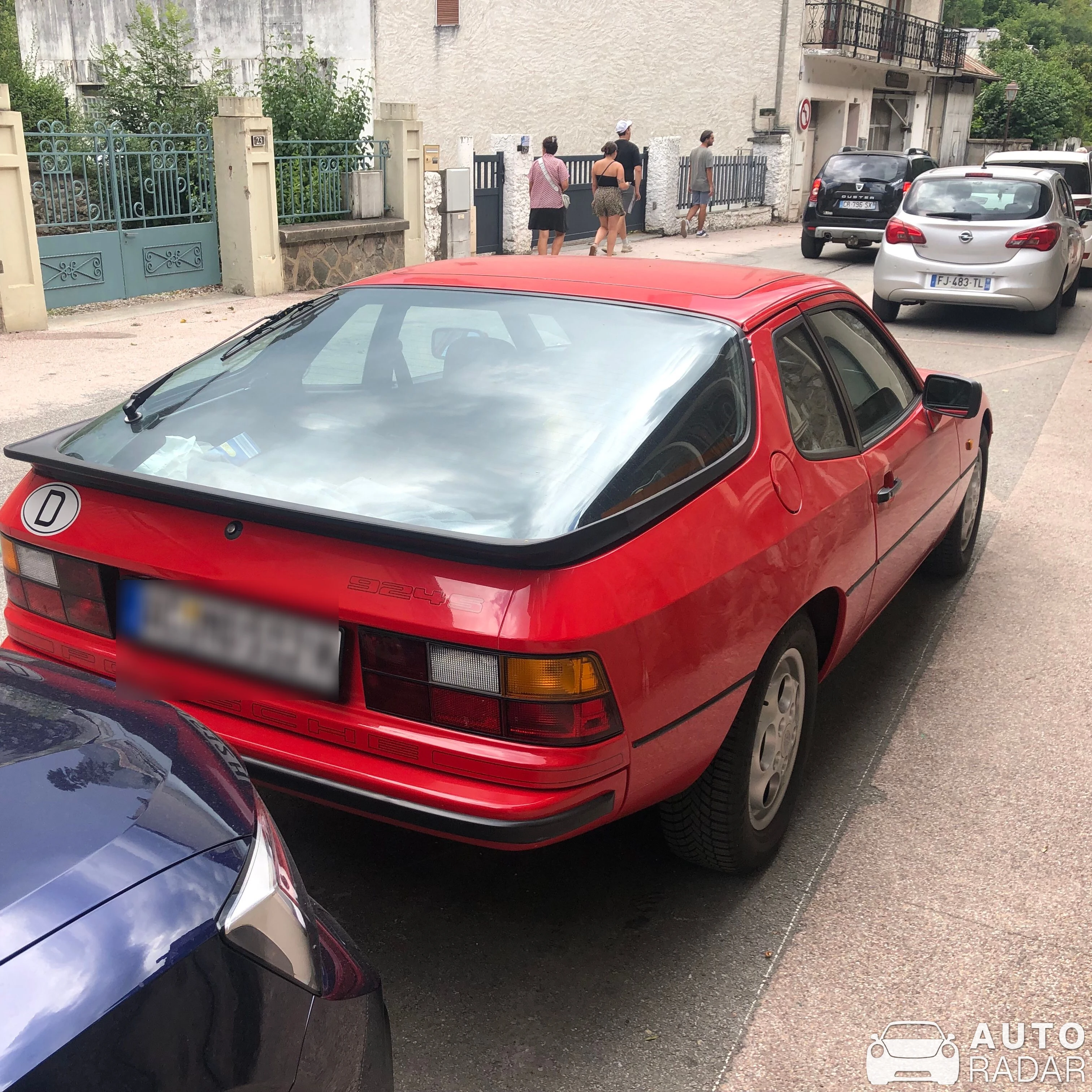 Porsche 924 S spotted in Livet-et-Gavet