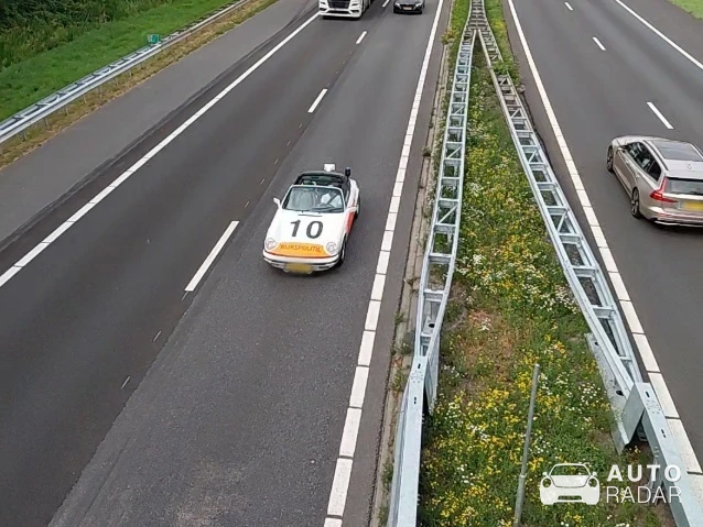 Porsche 911 Targa spotted in Leusden