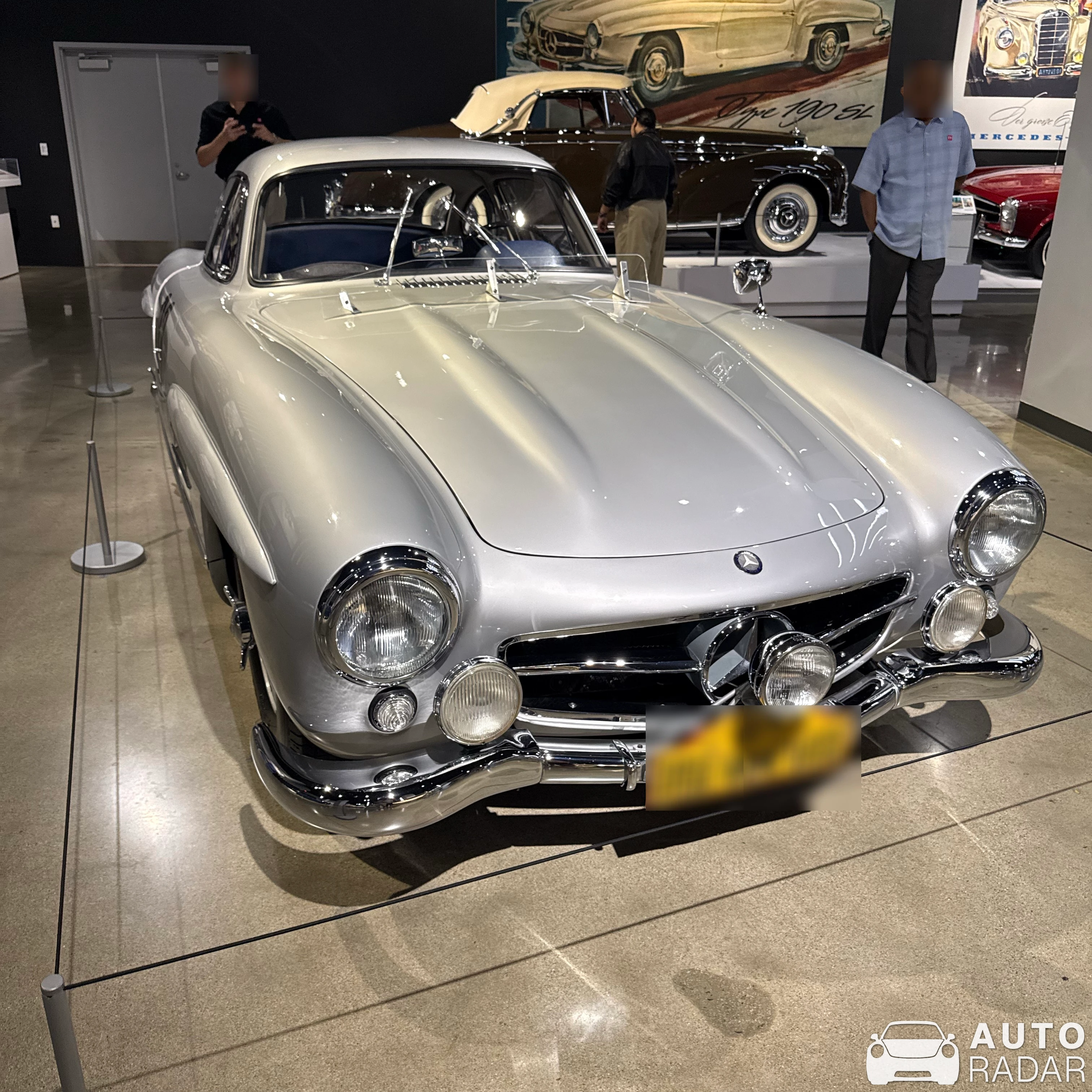 Mercedes-Benz 300SL Gullwing spotted in Los Angeles