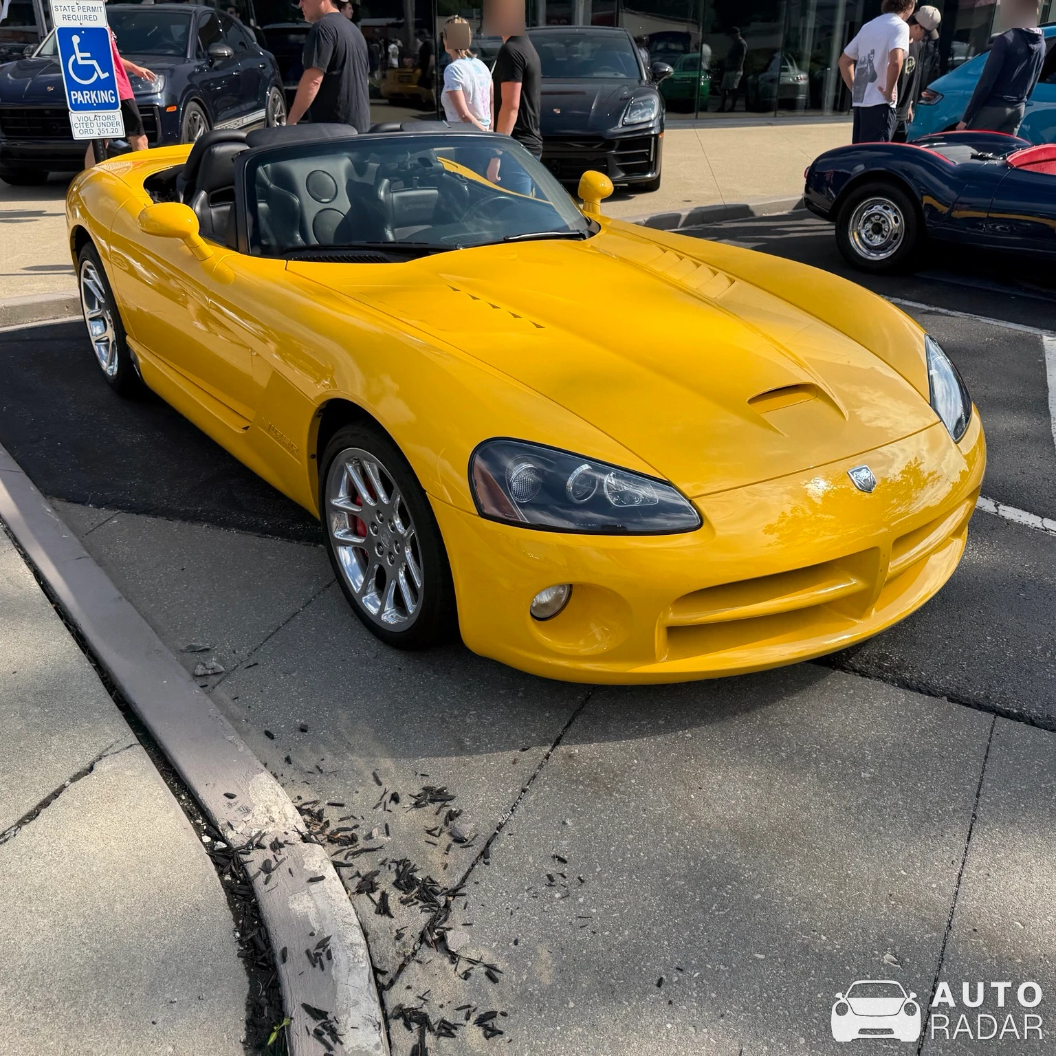 Dodge Viper SRT-10 Roadster spotted in North Olmsted