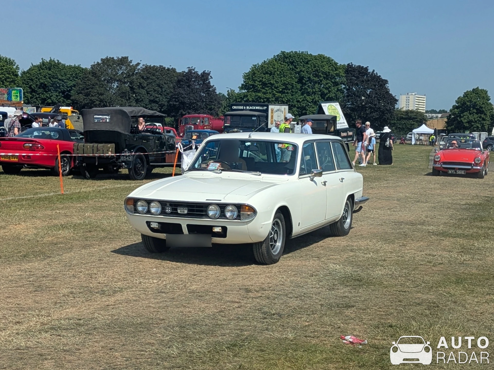 Triumph 2000 spotted in Enfield