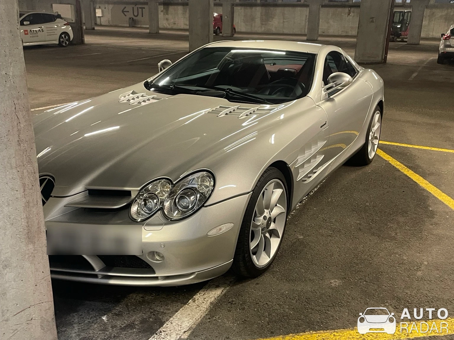 Mercedes-Benz SLR McLaren spotted in Kópavogur