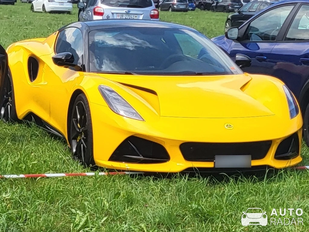 Lotus Emira V6 spotted in Interlaken