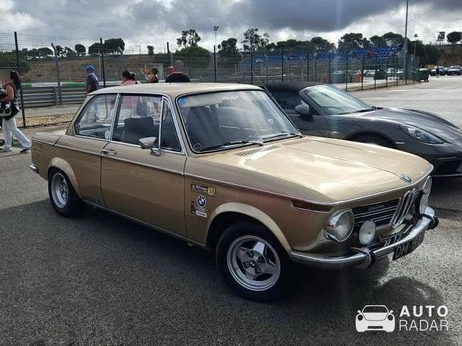 BMW 2002 spotted in Mexilhoeira Grande