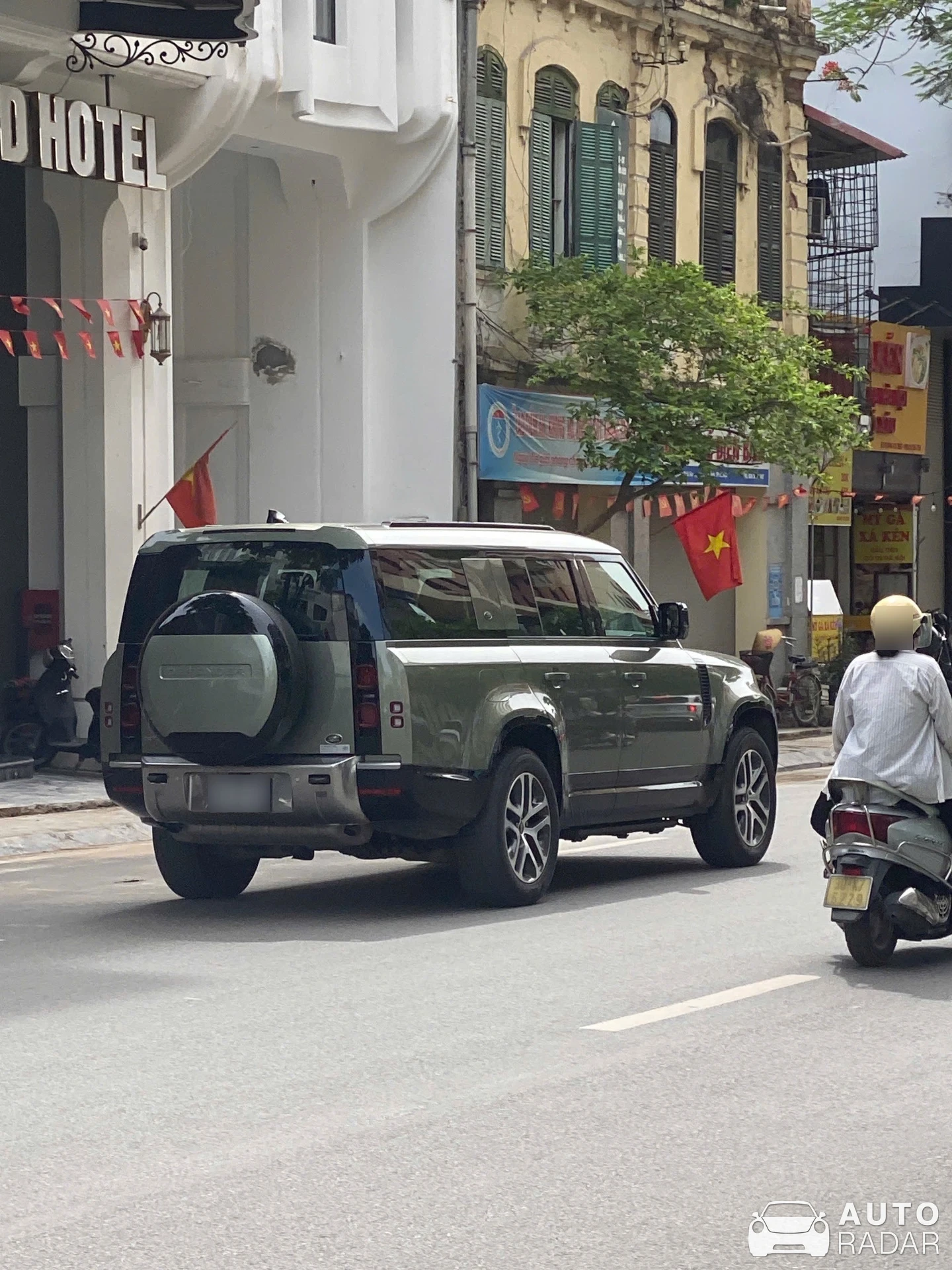 Land Rover Defender 130 spotted in Hanoi