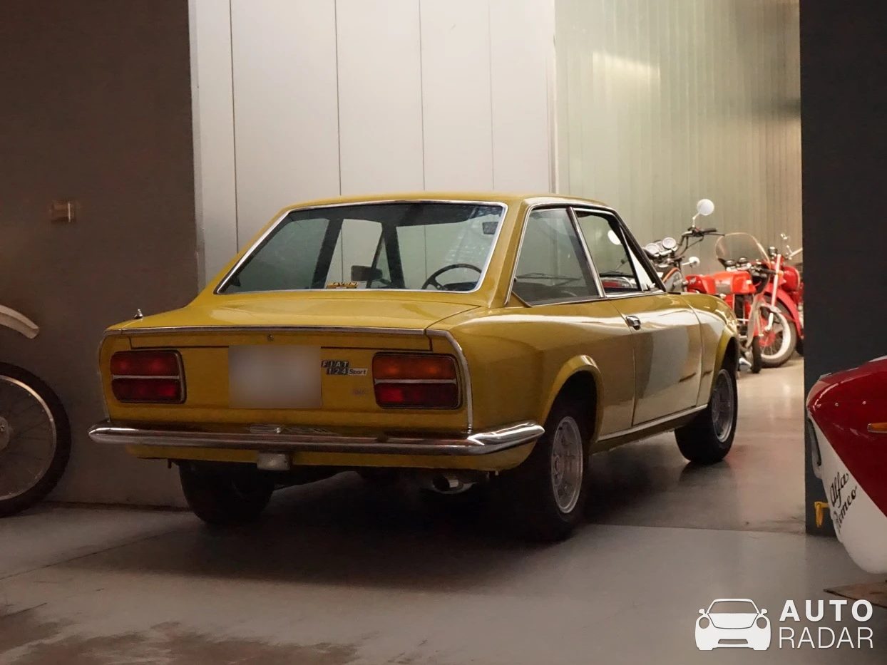 Fiat 124 Sport Coupé spotted in Berliini