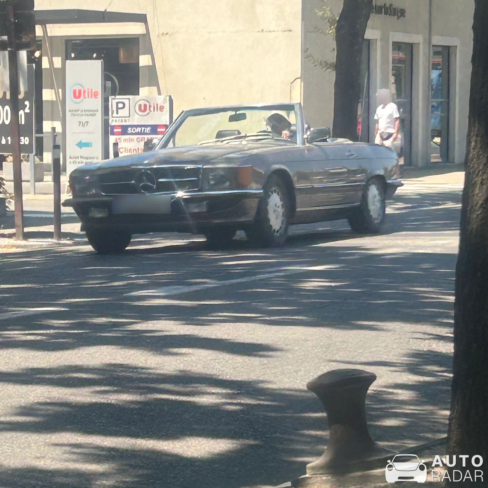 Mercedes-Benz 300SL R107 spotted in L'Isle-sur-la-Sorgue