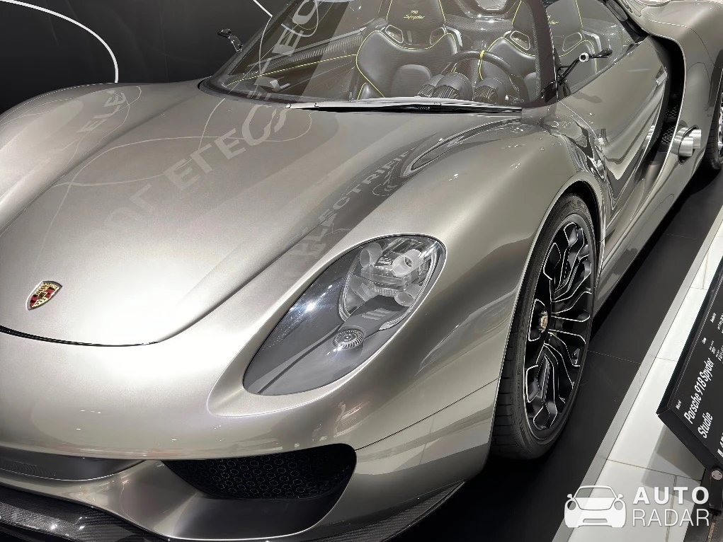 Porsche 918 Spyder spotted in Uttenweiler