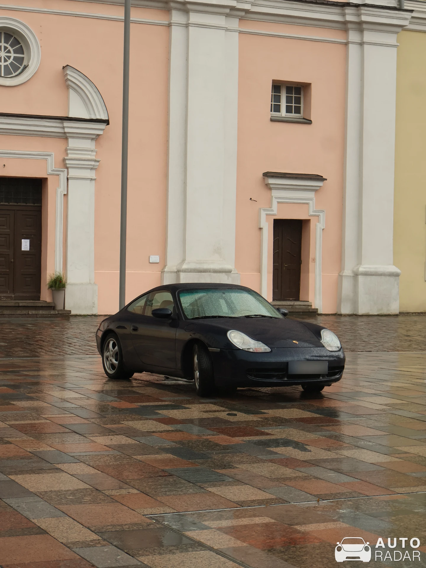 Porsche 996 Carrera spotted in Kaunas