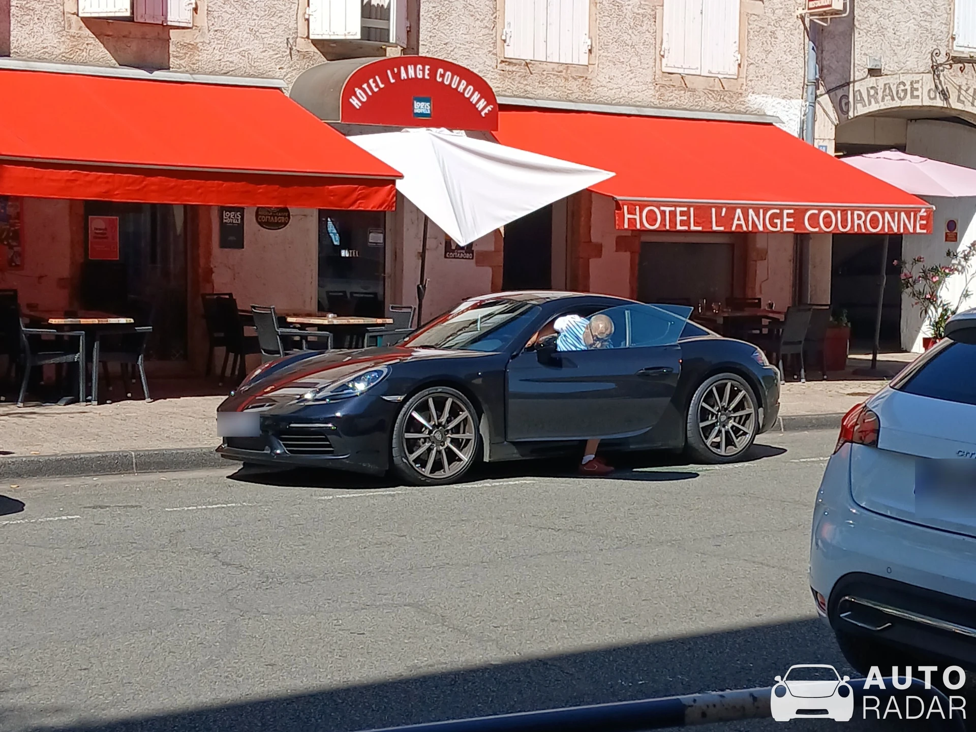 Porsche 718 Cayman GTS spotted in Belleville-en-Beaujolais