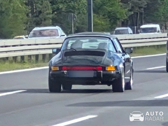 Porsche 964 Targa spotted in Beelitz