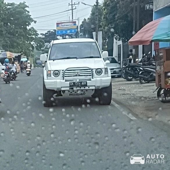 Mitsubishi Pajero Evolution spotted in Malang