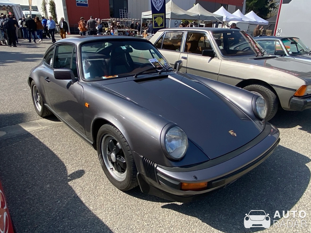 Porsche 911 Carrera 3.2 spotted in Villeneuve-lès-Avignon