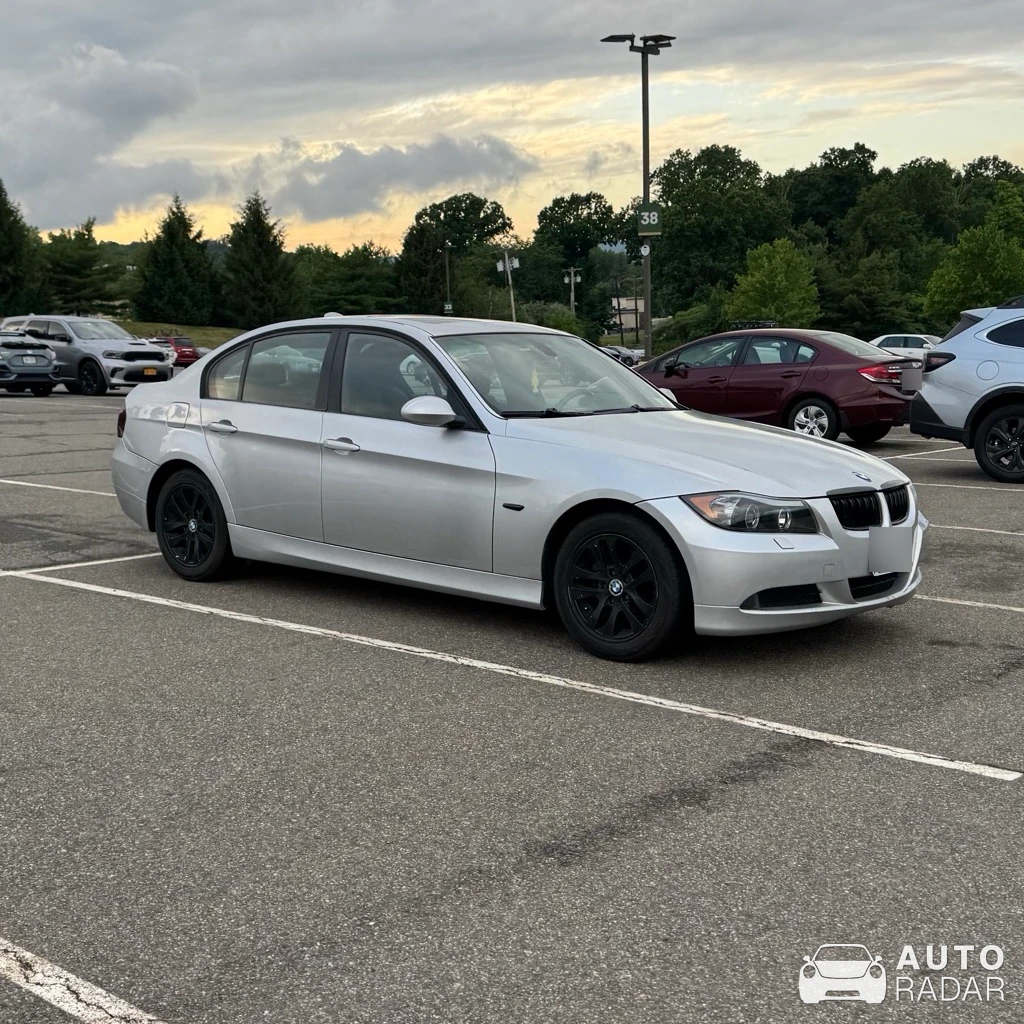 BMW 3 Series E90 spotted in Woodbury