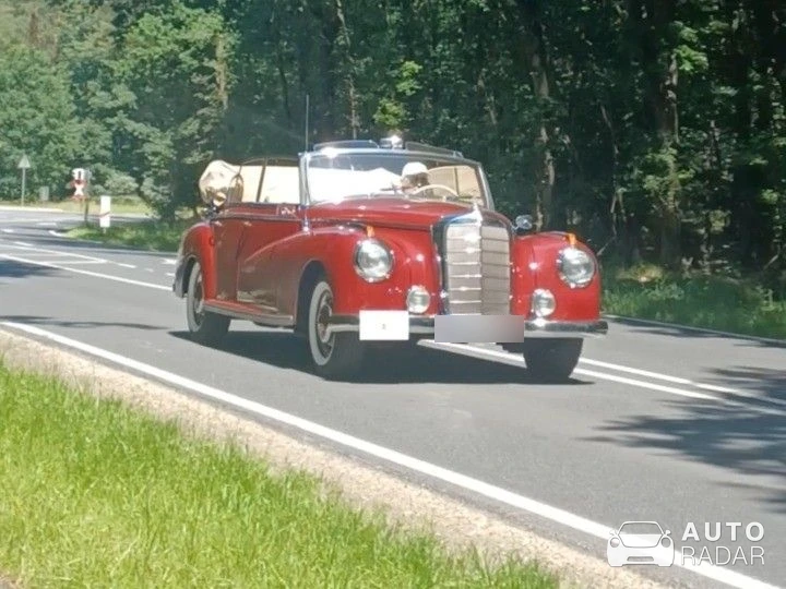 Mercedes-Benz 300 Cabriolet D spotted in Wahlstedt