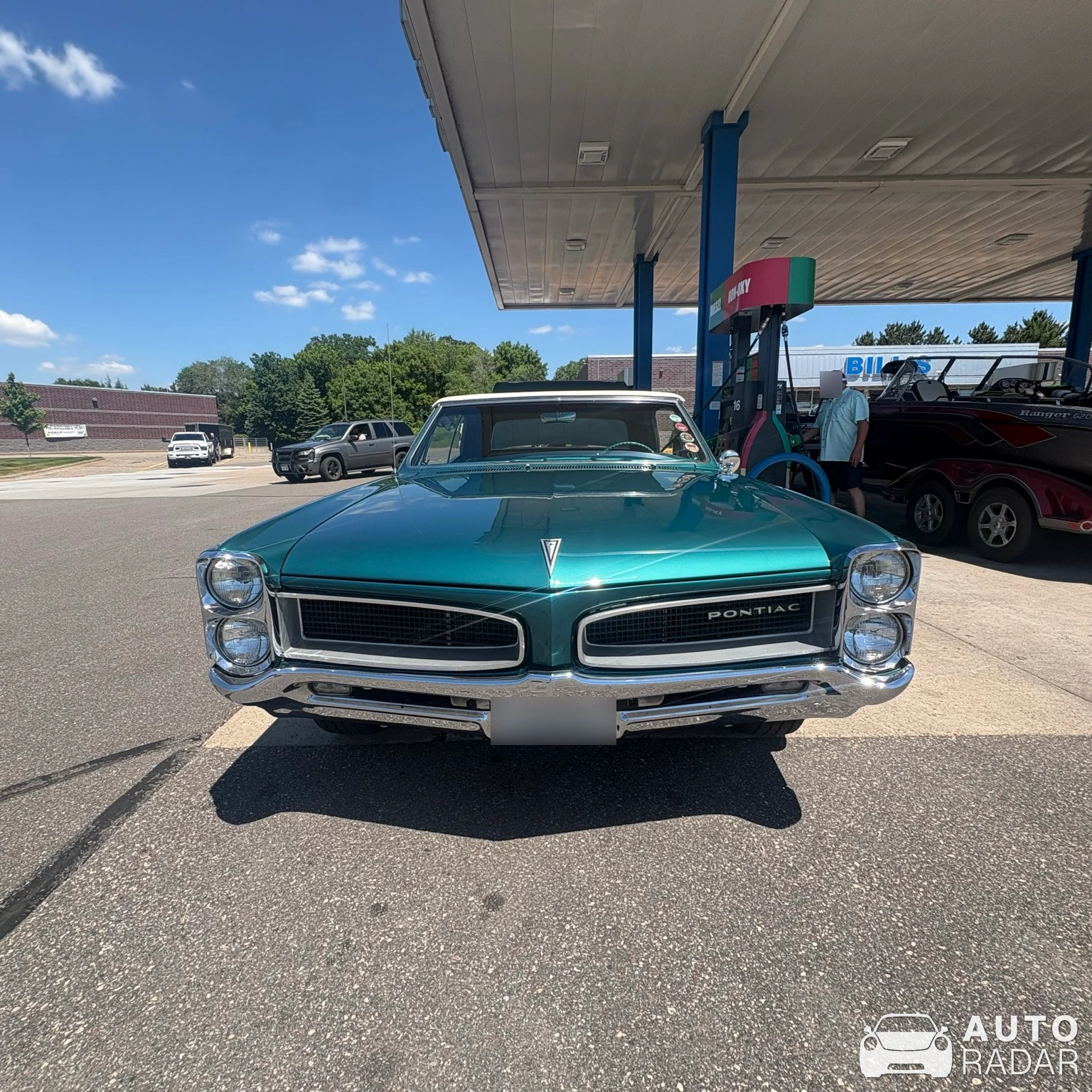 Pontiac Catalina Convertible 1965 spotted in Champlin