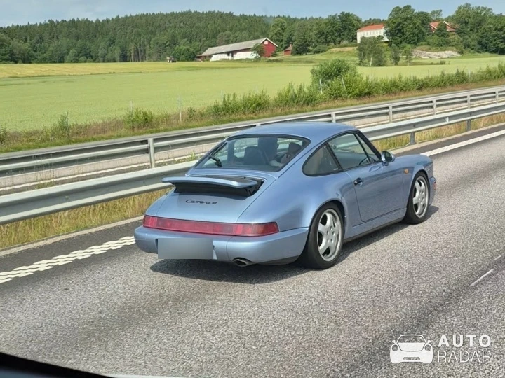 Porsche 964 Carrera 4 spotted in Kungälv