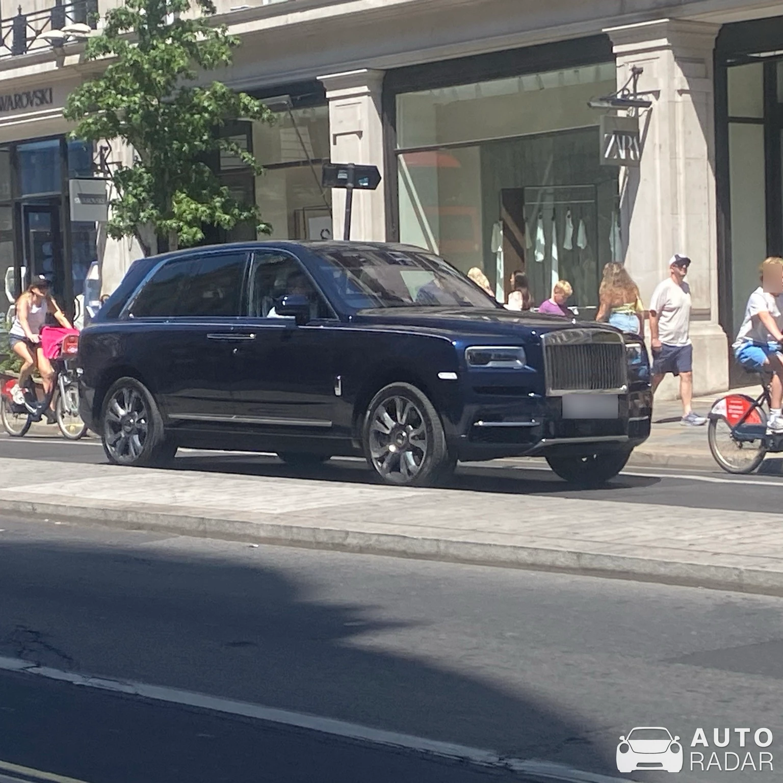 Rolls-Royce Cullinan spotted in London