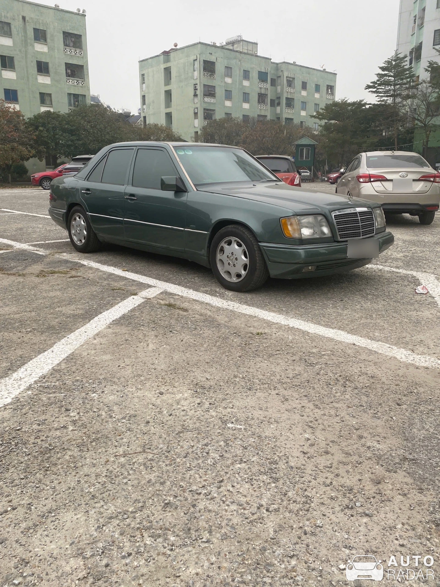 Mercedes-Benz 500E W124 spotted in Vĩnh Phúc