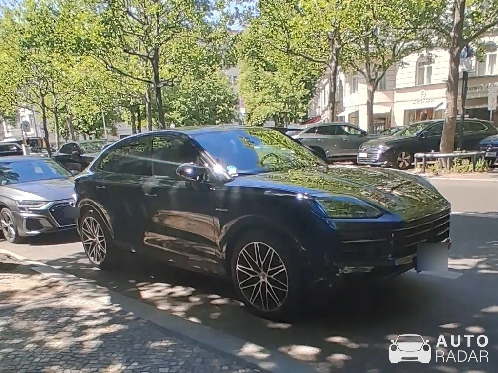 Porsche Cayenne Coupé Turbo S E-Hybrid spotted in Berlin