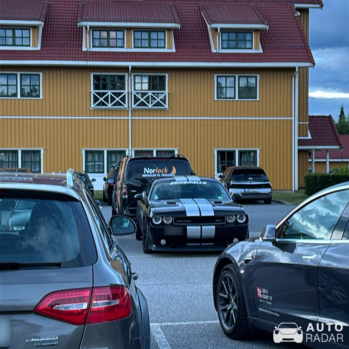 Dodge Challenger SRT spotted in Grålum