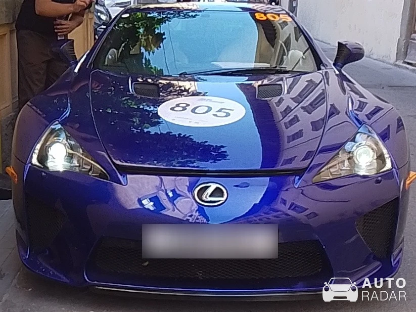 Lexus LFA spotted in Lucca