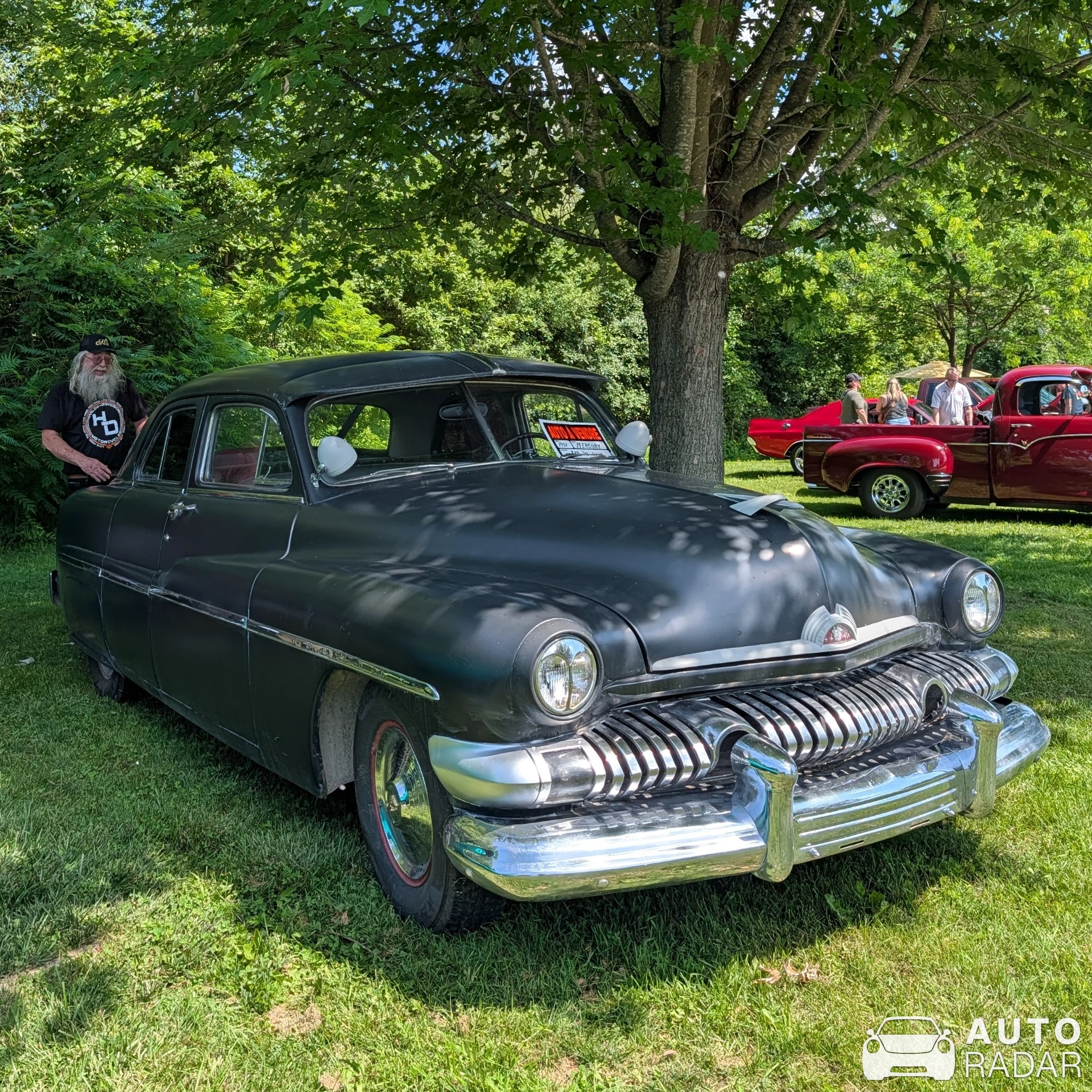 Mercury Eight spotted in Merrickville