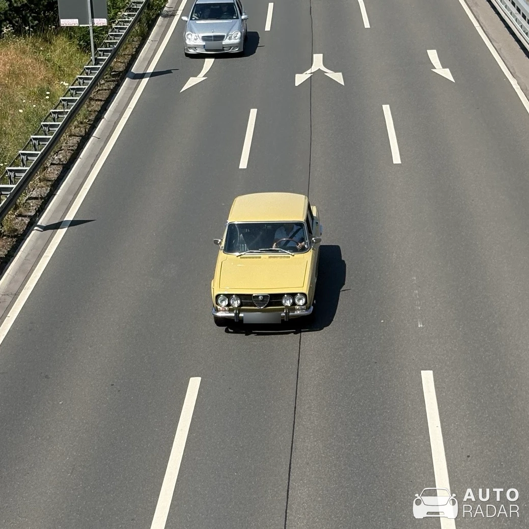 Alfa Romeo Giulia Nuova Super 1300 spotted in Düsseldorf