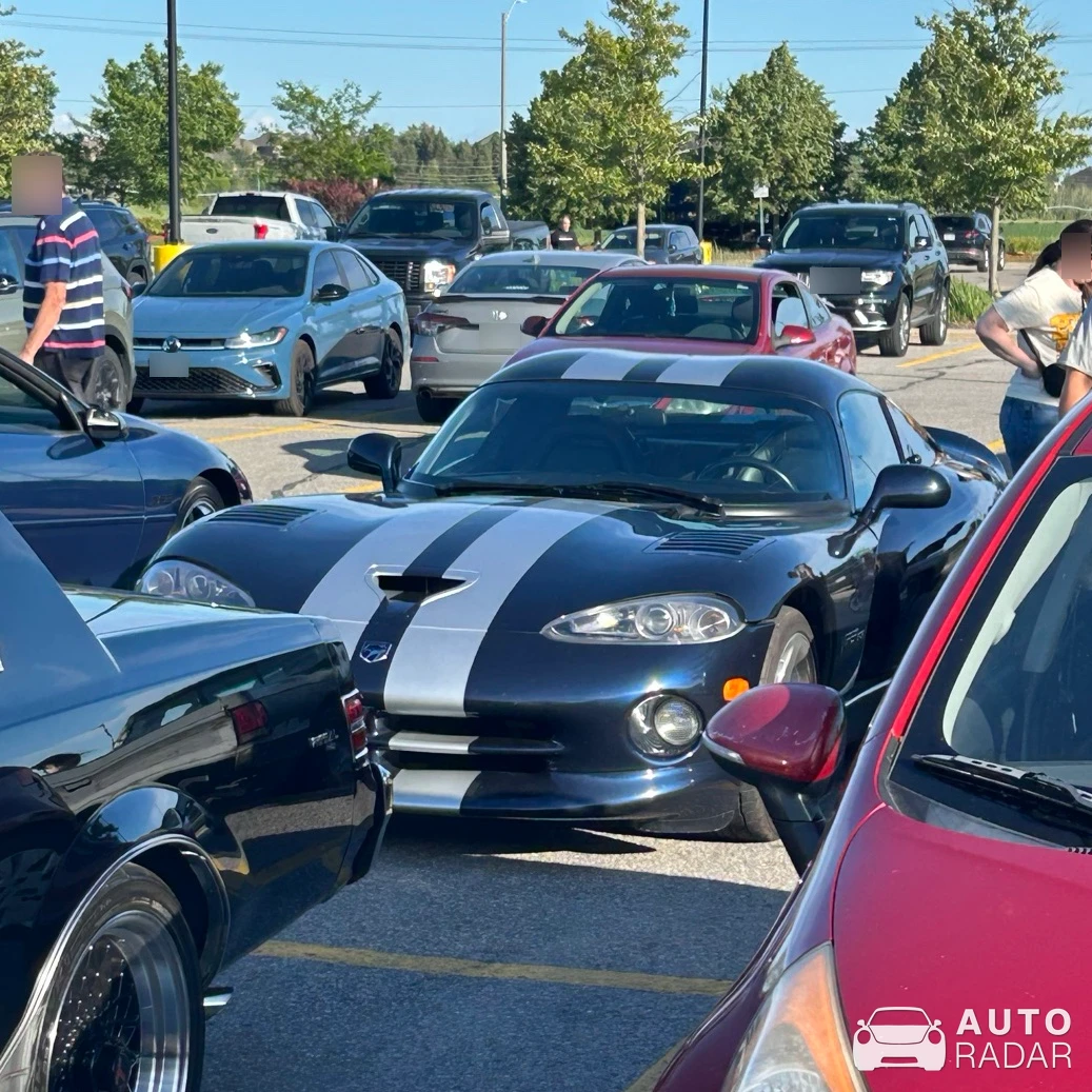 Dodge Viper GTS spotted in New Tecumseth