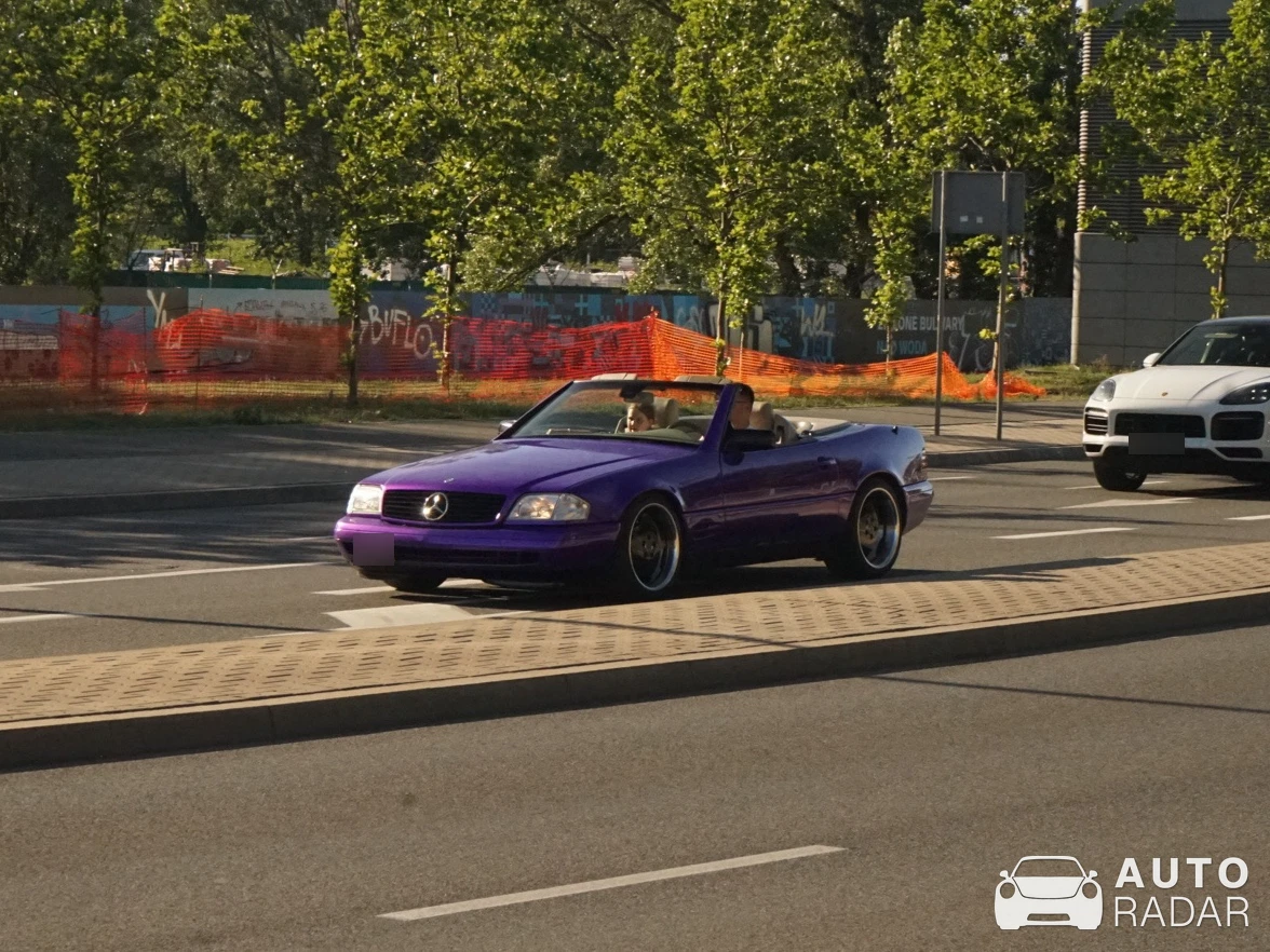Mercedes-Benz SL-Klasse R129 spotted in Varsova