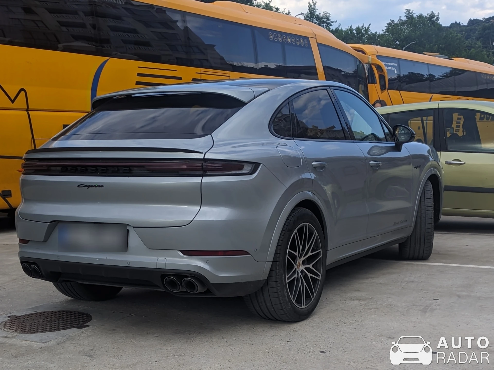 Porsche Cayenne E-Hybrid spotted in Варна