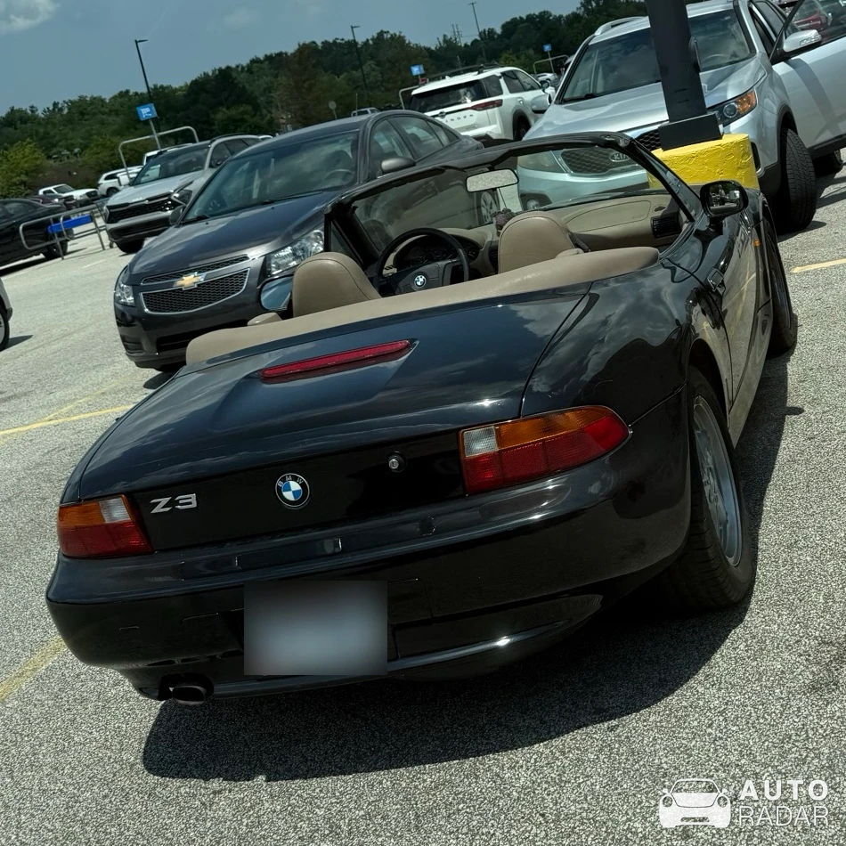 BMW Z3 spotted in Middleburg Heights