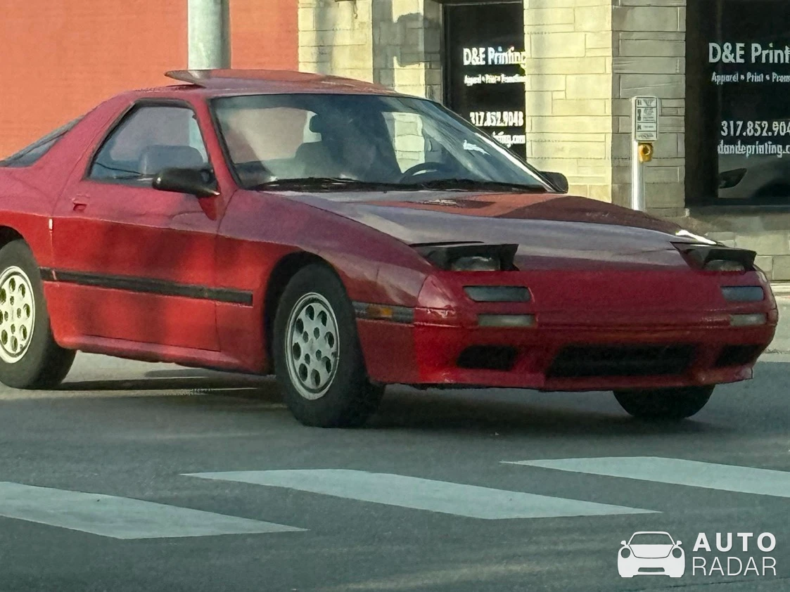 Mazda RX-7 FC3S spotted in Brownsburg