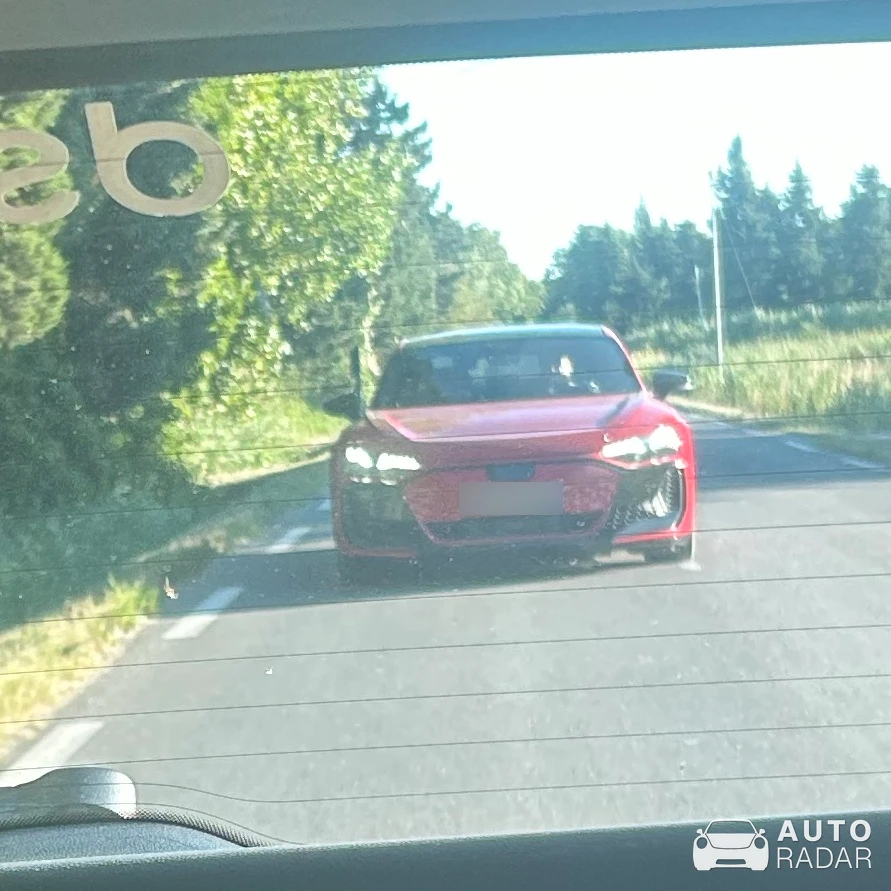 Audi RS E-Tron GT spotted in Villeneuve-lès-Avignon