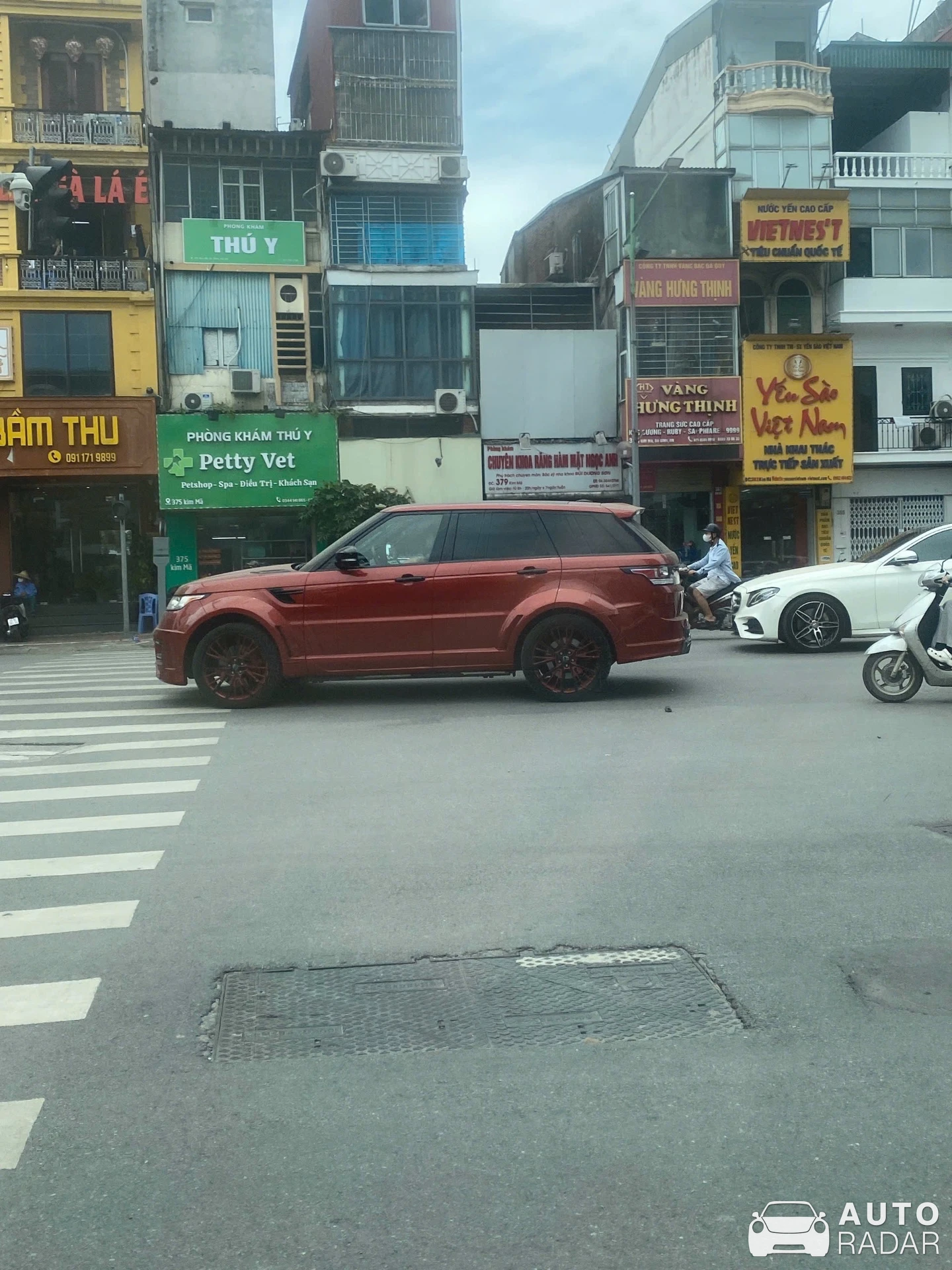 Range Rover Lumma spotted in Hanoi