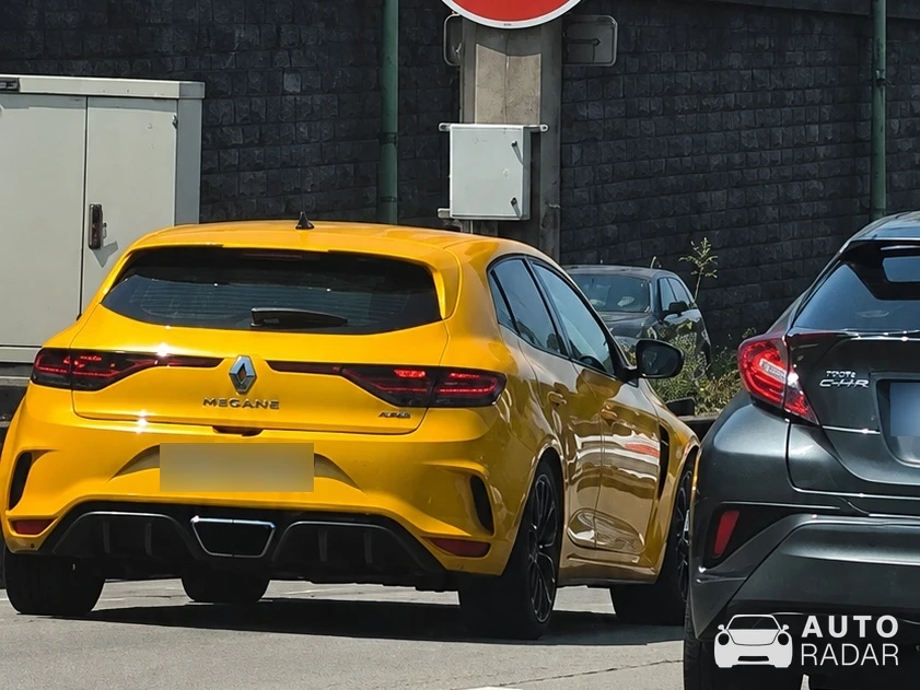 Renault Mégane RS spotted in Paris, France