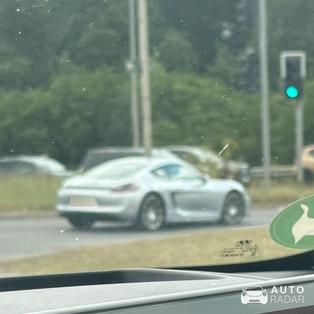 Porsche 981 Cayman S spotted in Cherwell