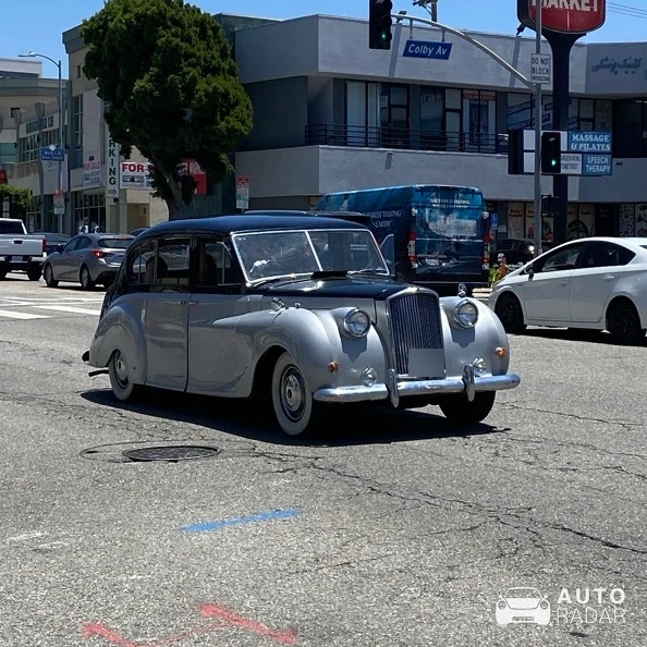 Vanden Plas Princess 1300 spotted in Los Angeles