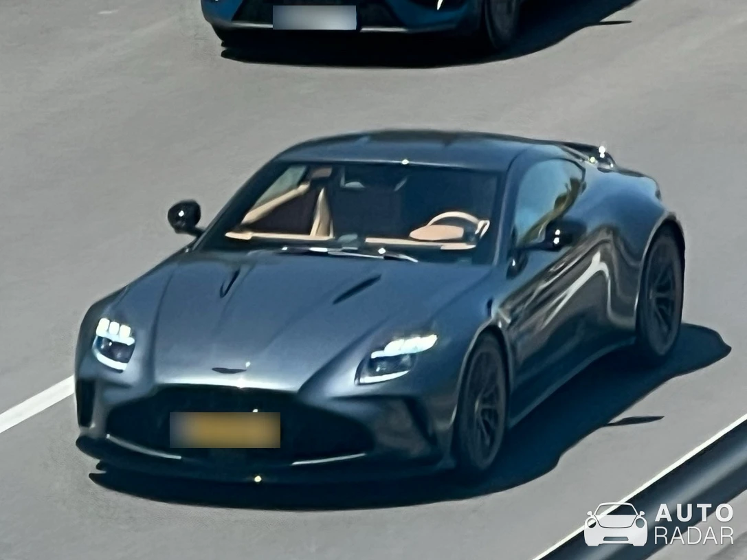 Aston Martin V8 Vantage spotted in Lançon-Provence
