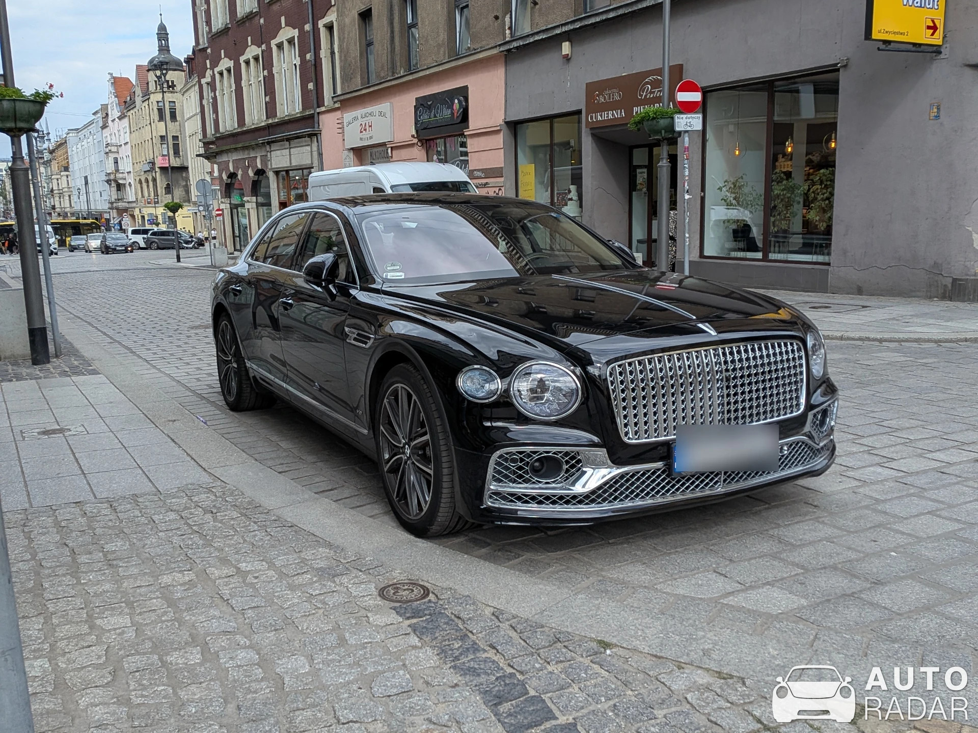 Bentley Flying Spur Hybrid spotted in Gliwice
